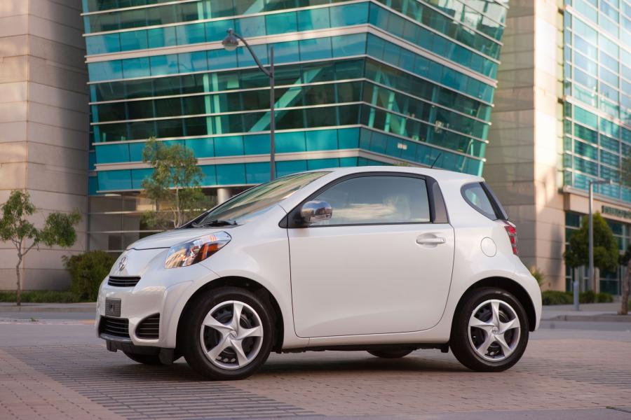  Scion iQ 2012 года  (фото 100 из 128)